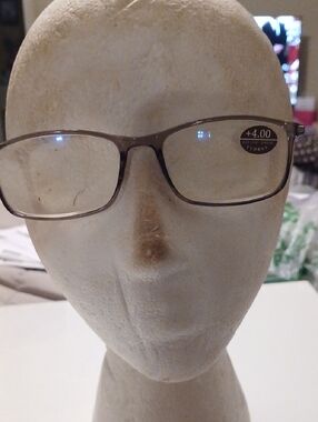 Brown Rectangular Reading Glasses +4.00